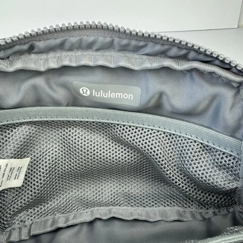 Lululemon Everywhere Belt Bag *1L Silver Drop